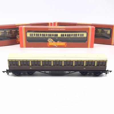 Lot 609 - Hornby/Triang-Hornby/Grafar 00 GWR Livery Railway Carriages.