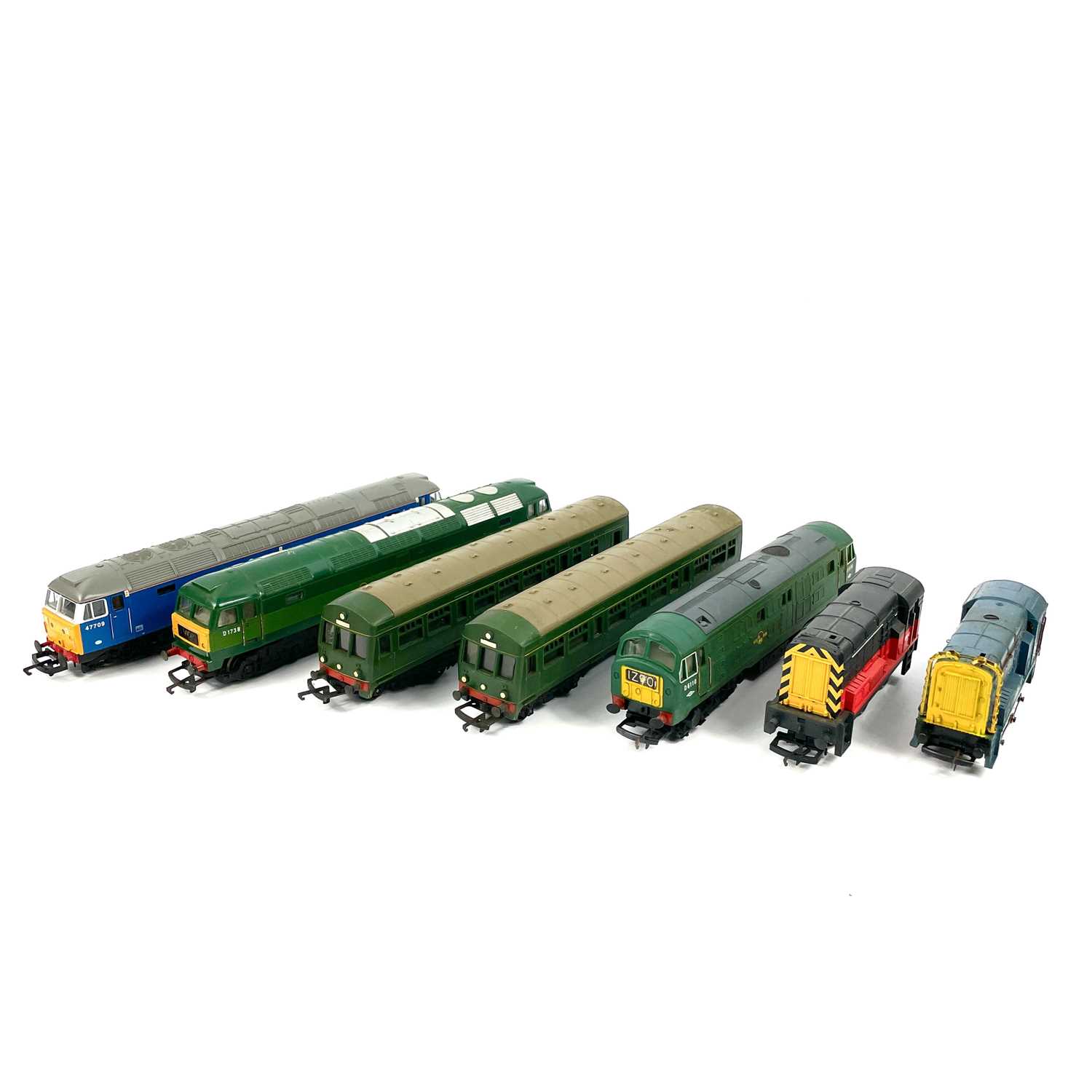 Lot 612 - Triang/Triang Hornby & Hornby Dublo 00 Gauge Diesels/Diesels Multiple Units