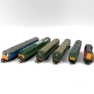 Lot 612 - Triang/Triang Hornby & Hornby Dublo 00 Gauge Diesels/Diesels Multiple Units