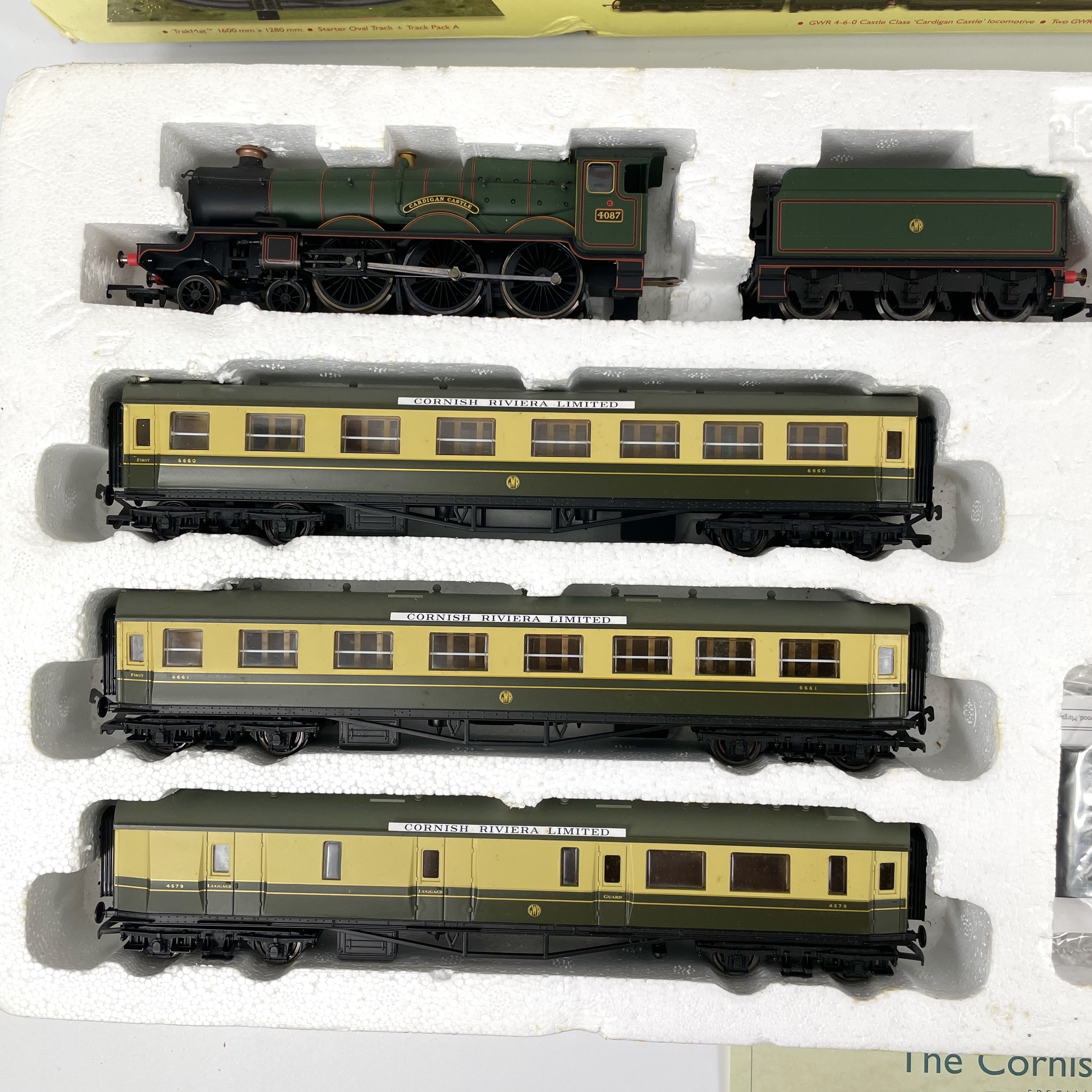 Lot 601 - Hornby Model Railway 00 Gauge 