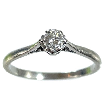 Lot 232 - A platinum diamond solitaire ring.