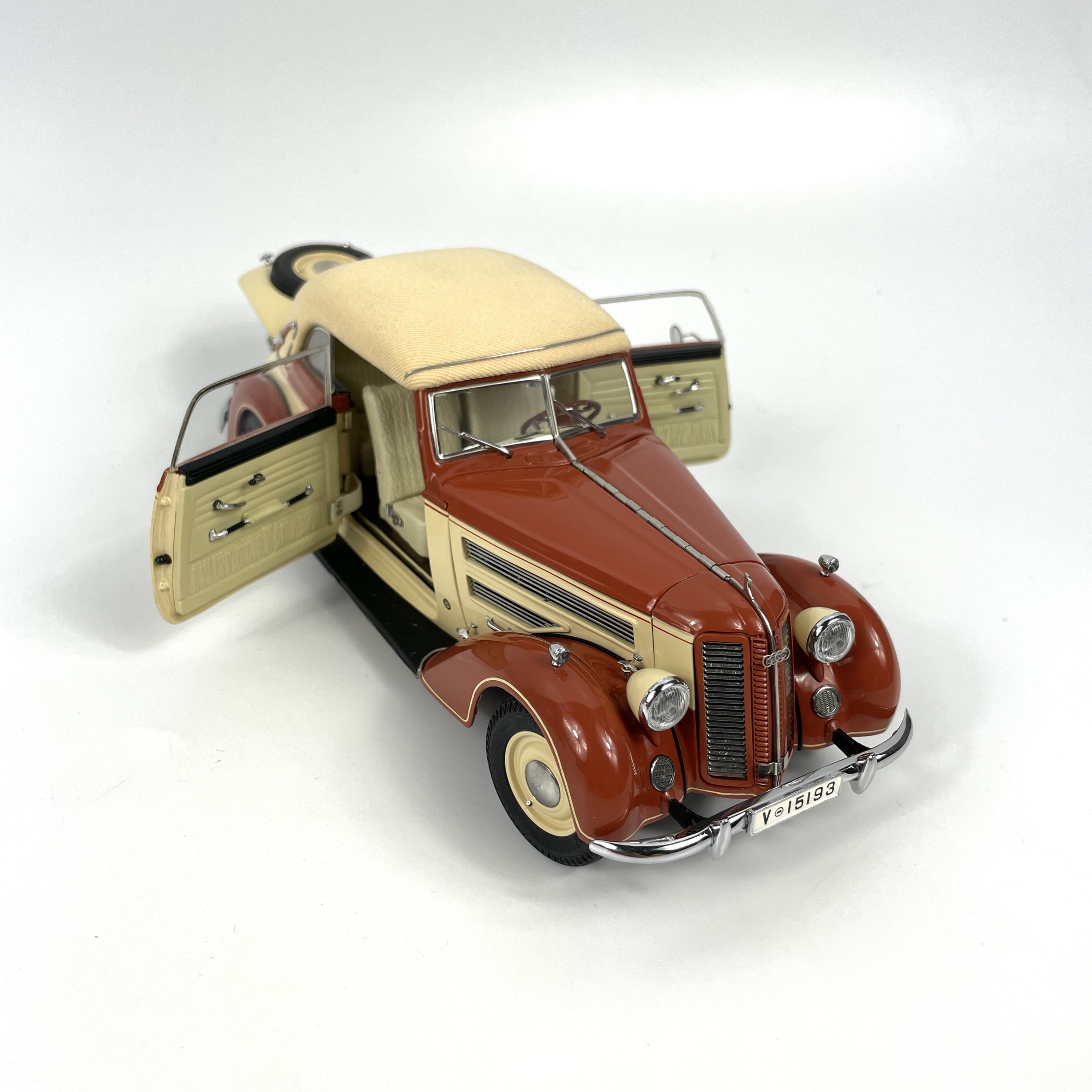 CMC 1/24 アウディー 920 カブリオレ　絶版 CMC 1938-1940 Audi 920 Cabriolet Series No. 3 1:24 Scale Diecast