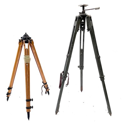 Lot 387 - An E R Watts & Sons military issue theodolite...