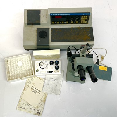 Lot 376 - A PYE Unicam SP6 Series PU 8600 UV/VIS...