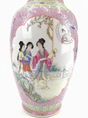 Lot 49 - A Chinese porcelain vase, 20th century