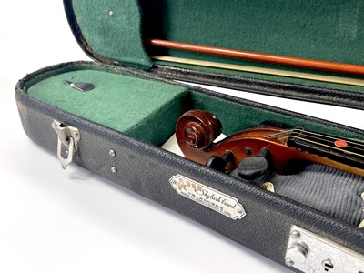 Lot 160 - A 'Skylark' MV005 violin.