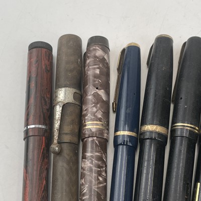 Lot 92 - A Parker Duofold fountain pen together with...