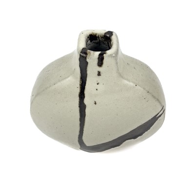 Lot 457 - Janet LEACH (1918-1997)