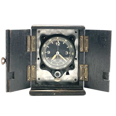 Lot 220 - A WWII Luftwaffe Junghans Borduhr cockpit...