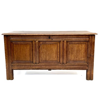 Lot 174 - An oak coffer.