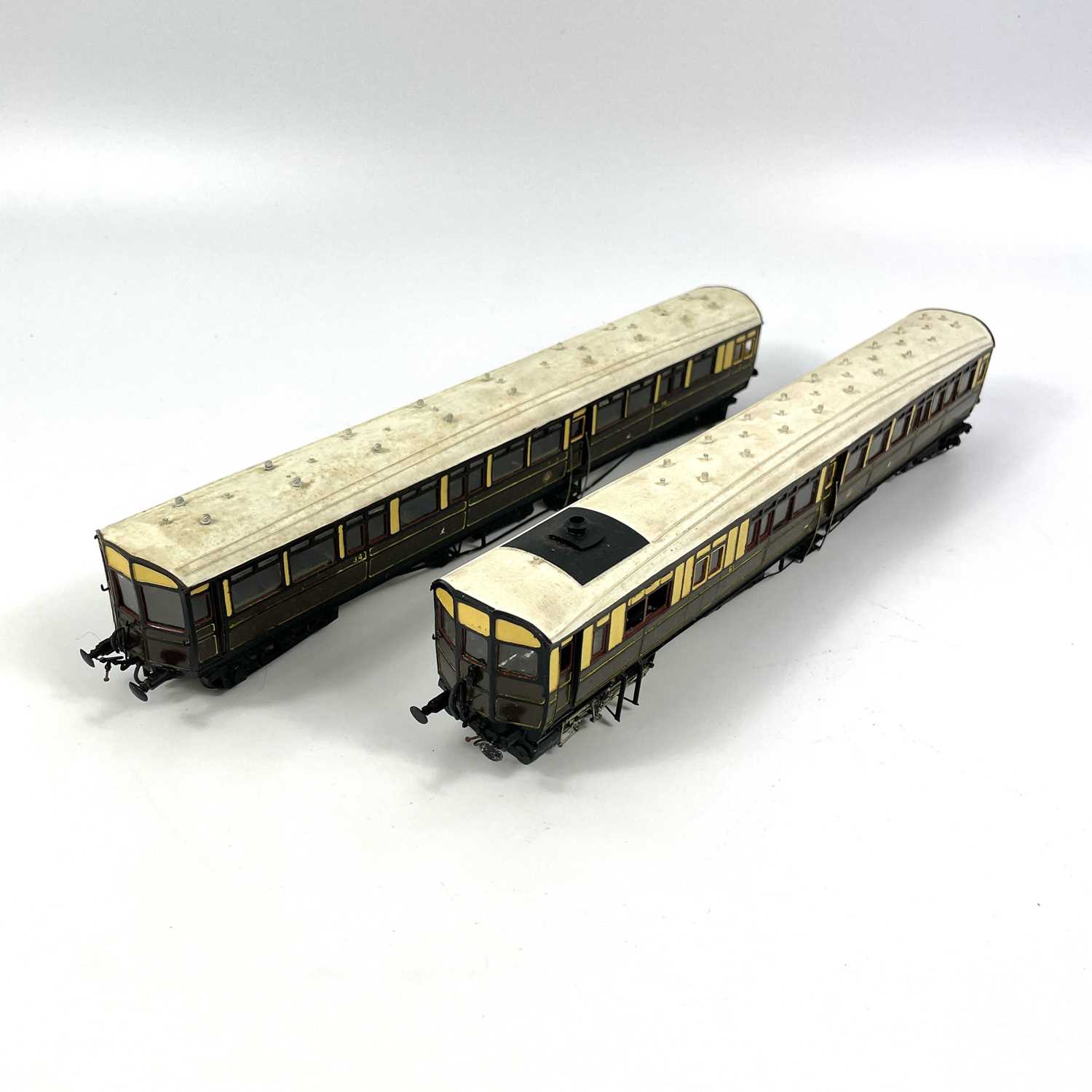 Lot 637 - GWR Steam Rail Motor 00 Gauge Carriages x 2.