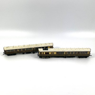 Lot 637 - GWR Steam Rail Motor 00 Gauge Carriages x 2.