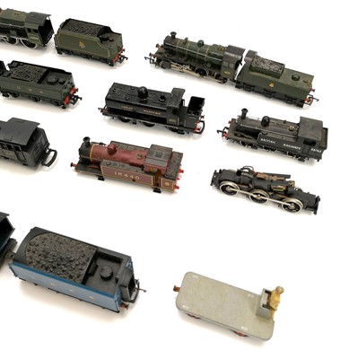 Lot 655 - Hornby etc 00 Gauge Model Railway Locomotives (x9)