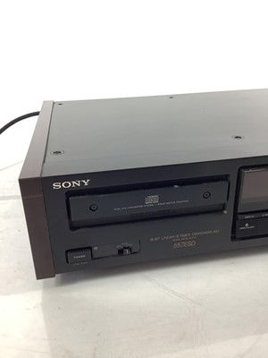 Lot 298 - A Sony 557ESD 18 Bit Linear 8x Oversampling Optical Digital Output CD Player.
