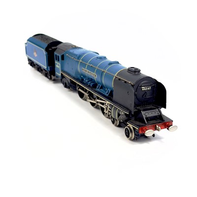 Lot 646 - WRENN - Blue Liveried 46242 "City of Glasgow" 4-6-2 boxed 00 Gauge locomotive & tender.