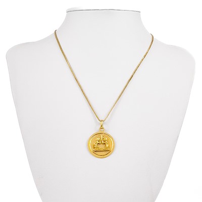 Lot 250 - An Italian 18ct gold pendant necklace.