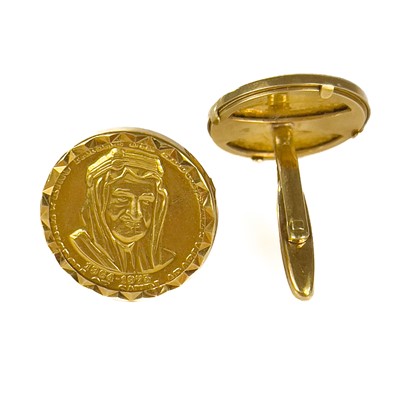 Lot 246 - A pair of 22ct gold Saudi Arabia King Faisal commemorative medals set into 18ct cuff links.