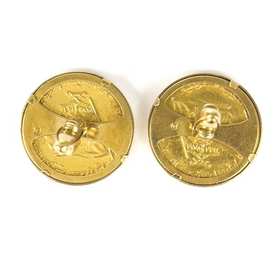 Lot 246 - A pair of 22ct gold Saudi Arabia King Faisal commemorative medals set into 18ct cuff links.