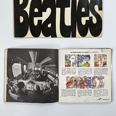 Lot 238 - The Beatles, 12" and 7" vinyl.