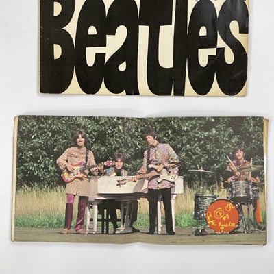 Lot 238 - The Beatles, 12" and 7" vinyl.