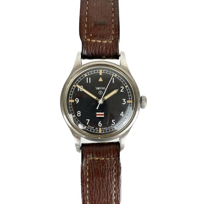 Lot 493 - A Smiths military issue stainless steel manual wind wristwatch.