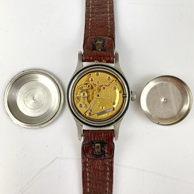 Lot 493 - A Smiths military issue stainless steel manual wind wristwatch.