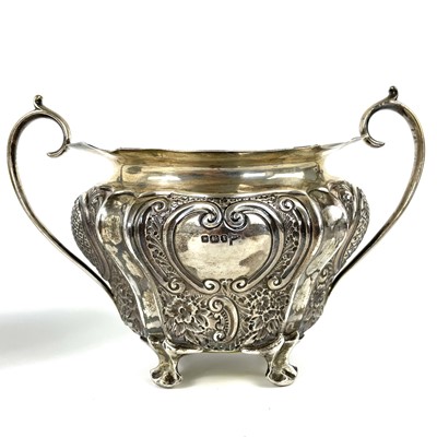 Lot 96 - A George V silver cream jug and sugar bowl by Walker & Hall.