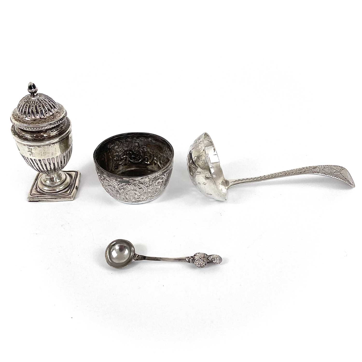 Lot 77 - A mixed collection of silver.