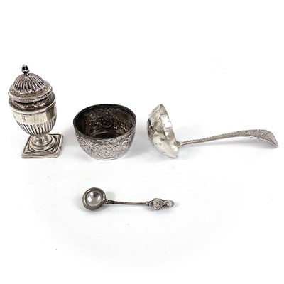 Lot 77 - A mixed collection of silver.