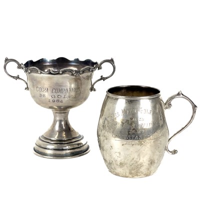Lot 64 - A Columbian 0.900 silver trophy and a cup.