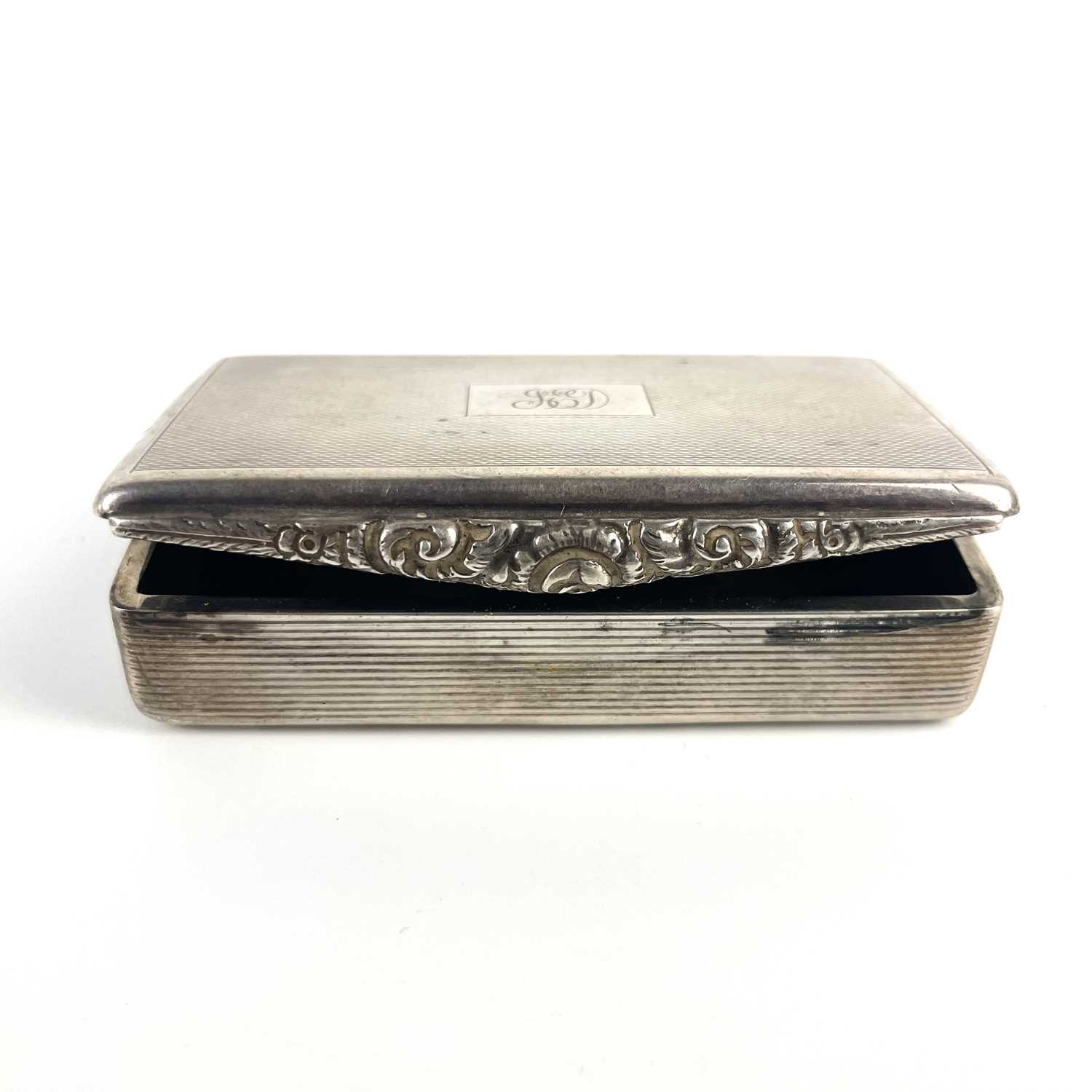 Lot 63 - A modern silver George III style snuff or tobacco box by Mappin & Webb.