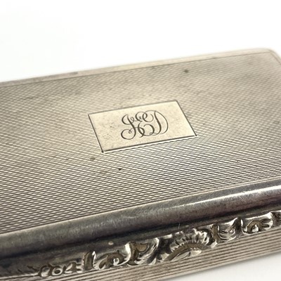Lot 63 - A modern silver George III style snuff or tobacco box by Mappin & Webb.