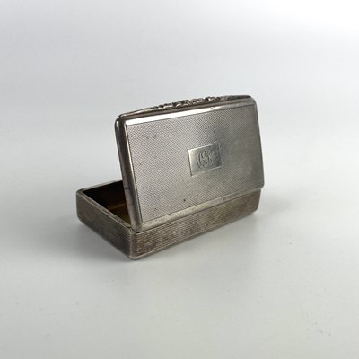 Lot 63 - A modern silver George III style snuff or tobacco box by Mappin & Webb.