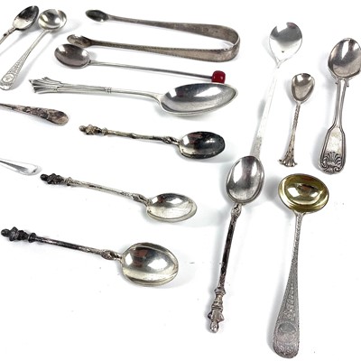 Lot 131 - An Edwardian silver set of six teaspoons with Shakespeare bust finials.