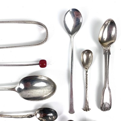 Lot 131 - An Edwardian silver set of six teaspoons with Shakespeare bust finials.