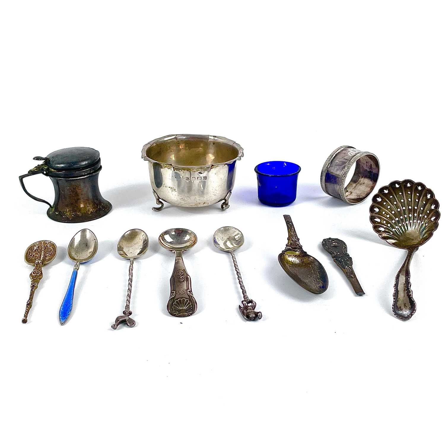 Hallmarked Silver Rounds Lot 161 - A collection of hallmarked silver.