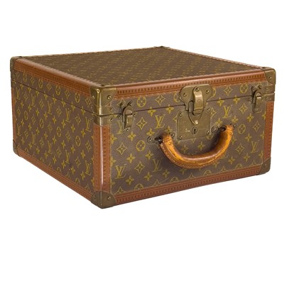 Lot 550 - A vintage Louis Vuitton travel vanity case.