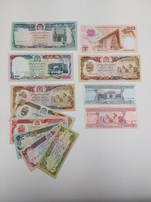 Lot 286 - Large Collection of Foreign Banknotes.