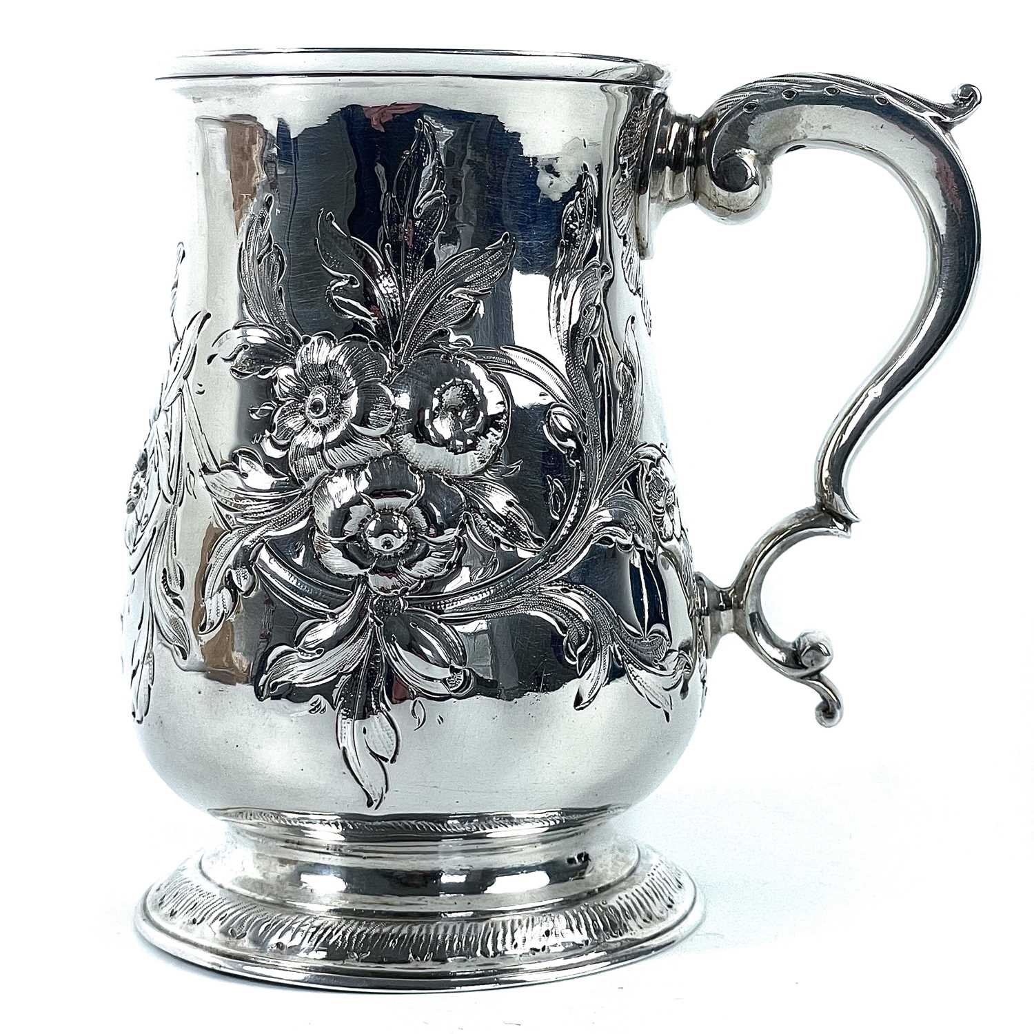 Lot 248 - A good George III silver mug by William Cripps.