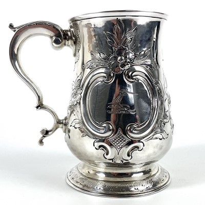 Lot 248 - A good George III silver mug by William Cripps.