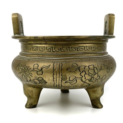 Lot 143 - A Chinese bronze ding, late 19th/early 20th century.