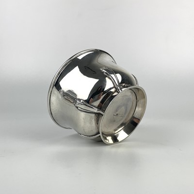 Lot 269 - A George V Art Deco silver sugar bowl retailed by Lloyd Payne & Amiel Manchester.