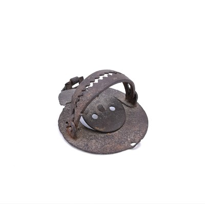 Lot 65 - A rare Victorian iron small pole or 'Kingfisher' trap, diameter of base 7cm