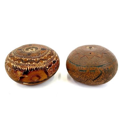 Lot 272 - A Peruvian gourd box and cover.