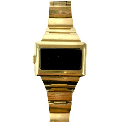 Lot 512 - An Omega 'Time Computer' gentleman's digital quartz gold plated bracelet wristwatch.