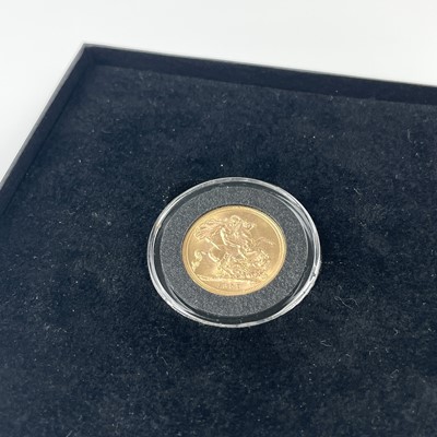 Lot 349 - A 1957 full sovereign coin.