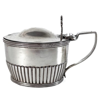 Lot 190 - A Victorian silver mustard pot.