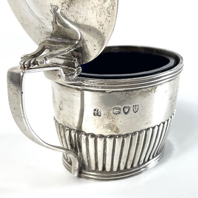 Lot 190 - A Victorian silver mustard pot.