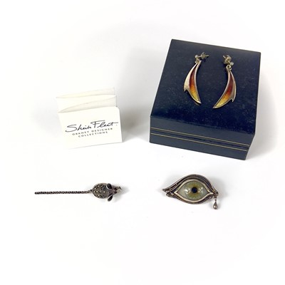 Lot 424 - A modern silver and glass 'evil eye' brooch, London 1986, width 38mm, 7g.