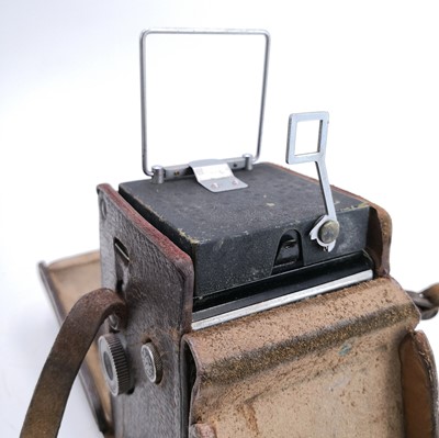 Lot 103 - A Rolleiflex DRP DRGM Compur Rapid camera.